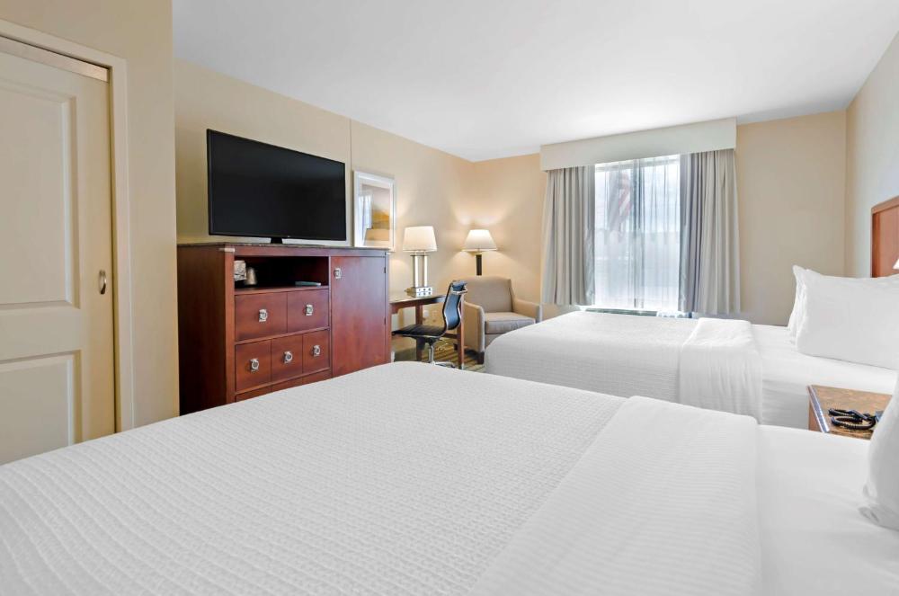 Queen Room with Two Queen Beds interior